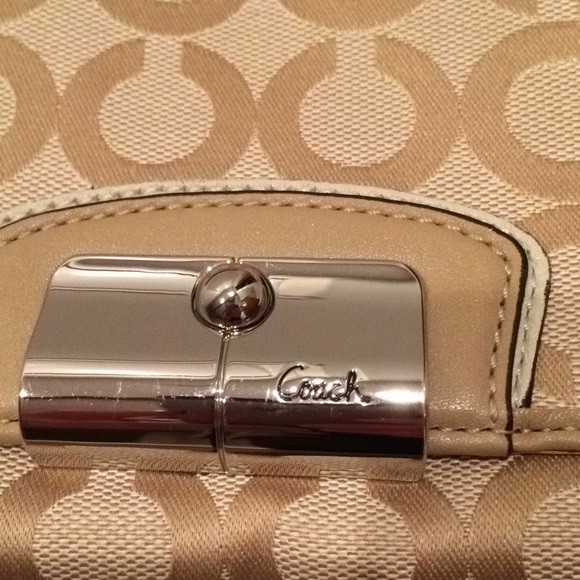Coach Classic Signature Wristlet - Picture 2 of 5